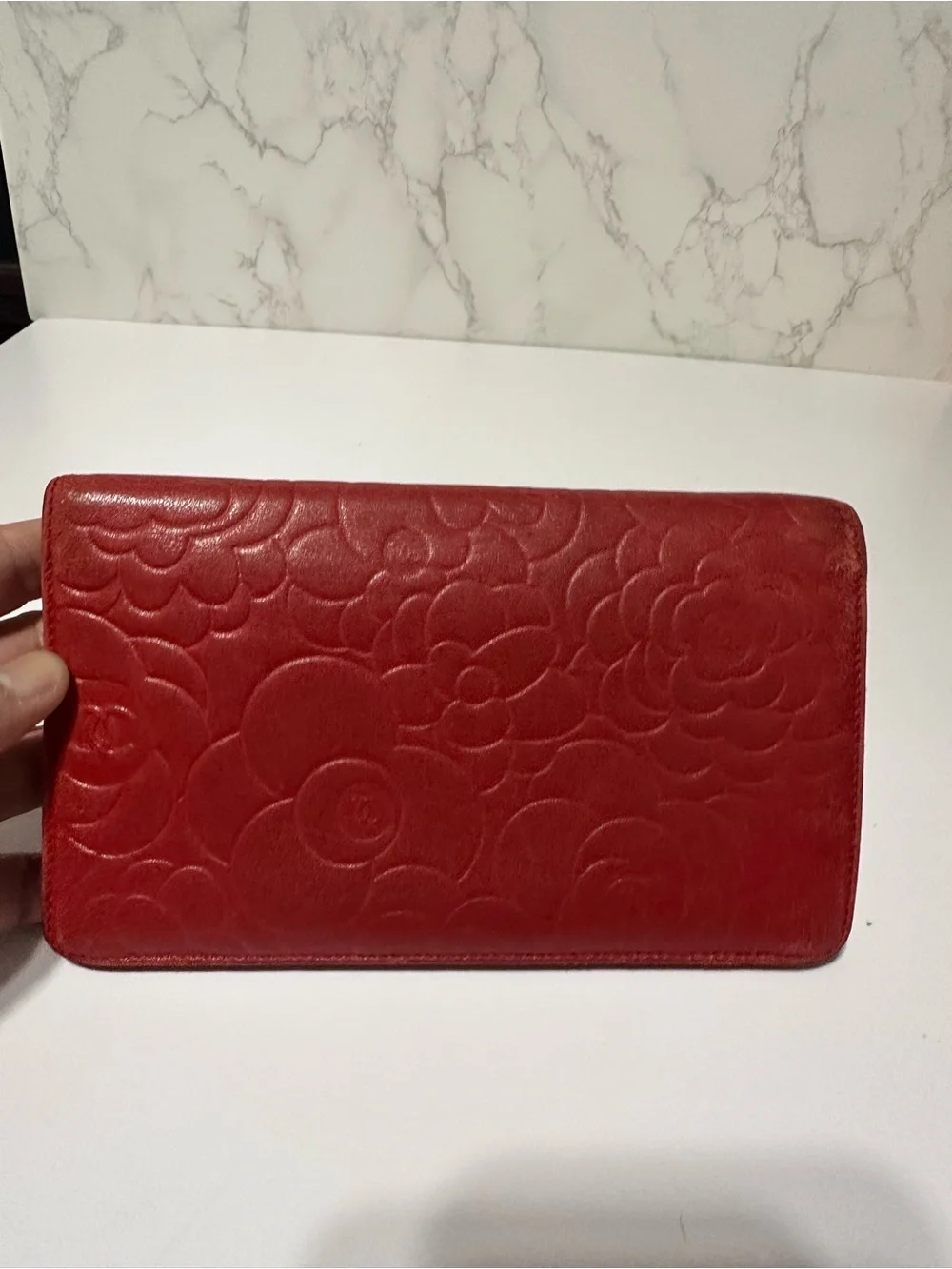 CHANEL❤️🌟RED CAMELLIA EMBOSSED WALLET⭐️